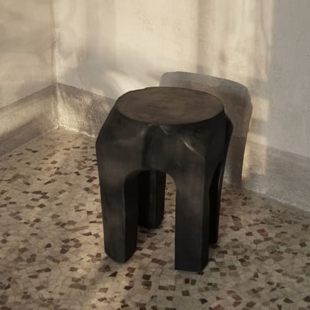 Sgabello Root legno nero / Radice di teak scolpita a mano - Ferm Living
