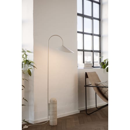 Lampadaire Arum métal pierre blanc beige / Orientable - Ferm Living