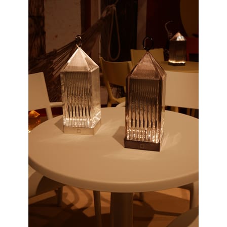 Lampe extérieur sans fil rechargeable Lantern LED plastique rouge / Fabio Novembre, 2017 - Kartell