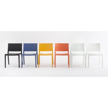Chaise empilable Lizz plastique noir / Version mate -  Piero Lissoni, 2008 - Kartell