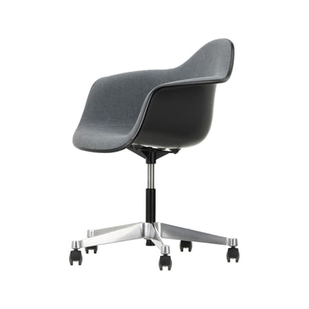 Fauteuil à roulettes PACC - Eames Plastic Armchair plastique noir / (1950) - Rembourrage intégral / Recyclé - Vitra