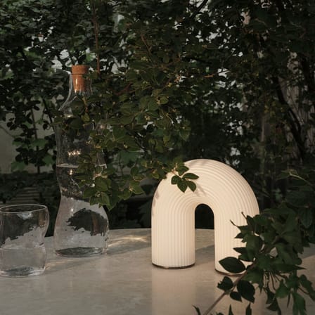 Lampe sans fil rechargeable Vuelta LED plastique blanc / L 16.5 x H 15.5 cm - Ferm Living