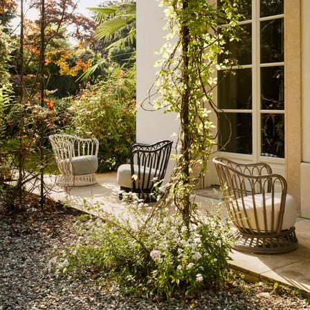Fauteuil rembourré Grace Outdoor tissu Fauteuil rembourré Grace Outdoor tissu / Tressage polyéthylène - Gubi