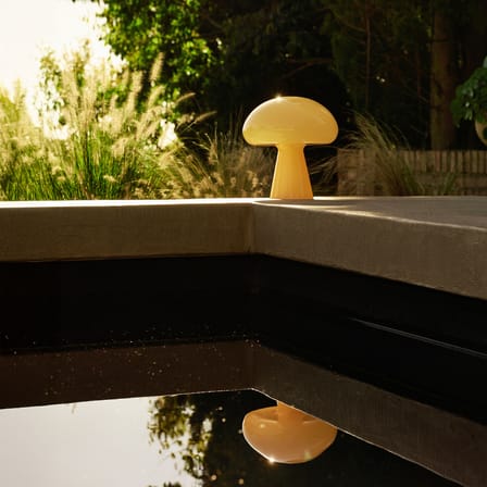 Lampe extérieur sans fil rechargeable Obello LED verre jaune / Bill Curry, 1971 - Gubi