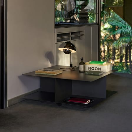 Table basse Develius EV3 métal gris / 89 x 89 cm - &tradition