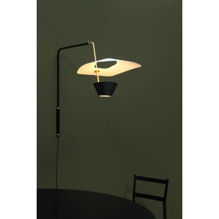 Applique avec prise G25 blanc or métal / Potence - Réédition 1951, Pierre Guariche - SAMMODE STUDIO