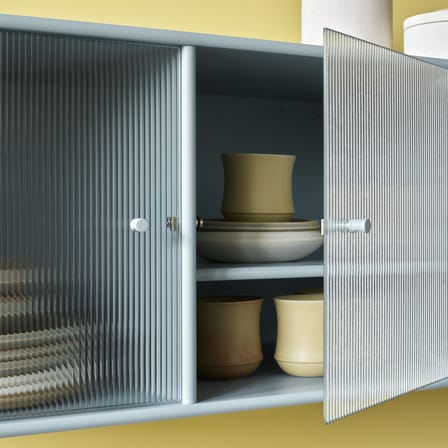 Rangement mural Ripple I bois blanc / Vitrine - L 69,6 x P 20 x H 35,4 cm / Verre ondulé - MONTANA