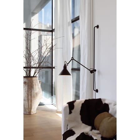 Applique avec prise N°214 métal noir / Lampe Gras - DCW éditions