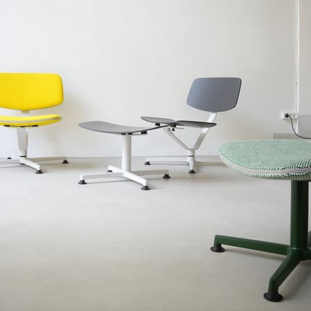 Fauteuil pivotant Arba / Contreplaqué - Bouroullec, 2024 - raawii