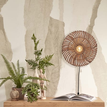 Applique avec prise Zanzibar Flat fibre végétale bois beige / rotin / Ø 40 cm - GOOD&MOJO