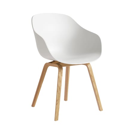 Fauteuil About a chair AAC 222 blanc / Pieds bois - Hee Welling, 2010 - Hay