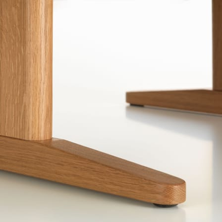Fauteuil rembourré Bascule Highback tissu beige / Mécanisme d’inclinaison - Pieds chêne - Vitra
