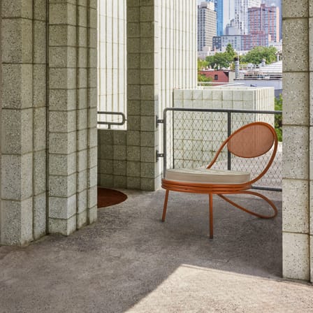 Fauteuil rembourré Copacabana métal orange / Mathieu Matégot, 1955 / Seconde vie - Gubi