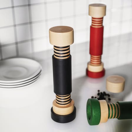 Moulin à épices Twergi bois rouge / Ettore Sottsass, 1989 - Alessi