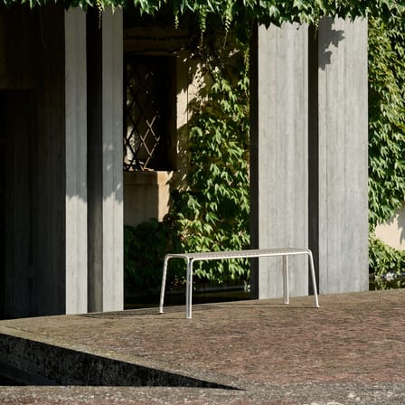 Banc Thorvald SC112 métal blanc / L 125 cm - &tradition