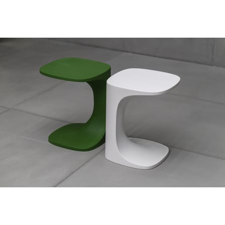 Table d'appoint Font plastique vert / Polyéthylène - 42 x 42 x H 52 cm - Kristalia
