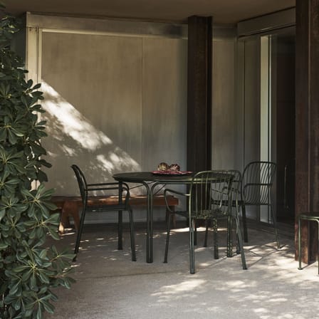 Fauteuil de repas Thorvald SC95 métal vert - &tradition