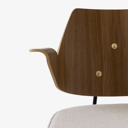 Fauteuil RFH RD7 bois naturel / Robin Day, 1951 - Assise rembourrée - &tradition