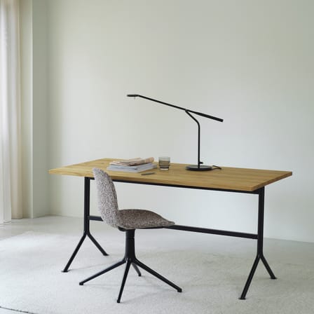 Chaise pivotante Form 4L plastique rouge - Normann Copenhagen