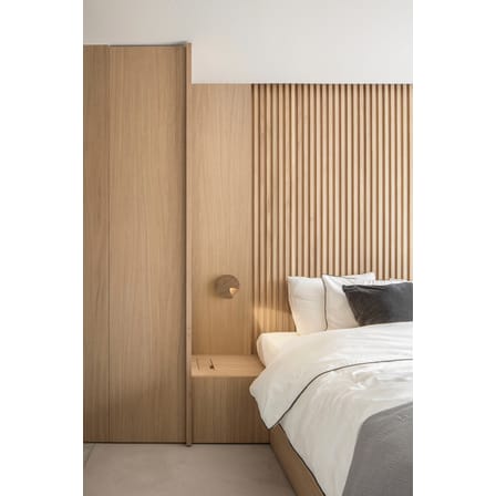 Dots LED Wall light natural wood / Ø 17.5 cm - Adjustable light - Vibia