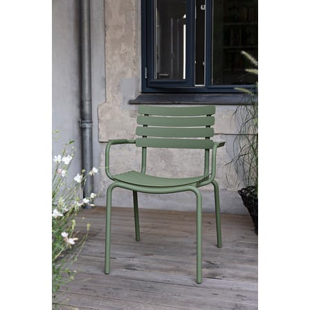 Fauteuil empilable ReCLIPS plastique vert / Accoudoirs métal - Plastique recyclé - Houe