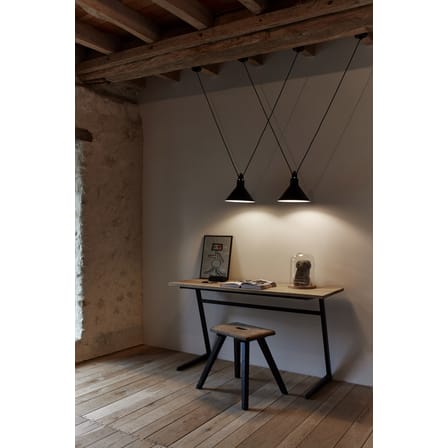Suspension Acrobate N°324 métal rouge / Lampe Gras - 2 abat-jours cônes - DCW éditions