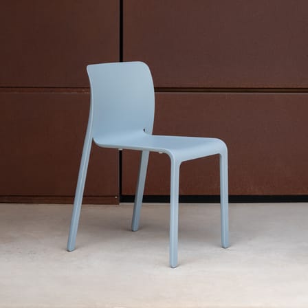 Chaise empilable First plastique bleu / Stefano Giovannoni, 2007 - Magis