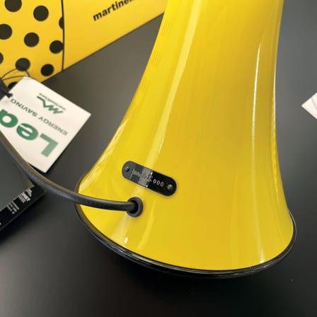 Lampe de table Minipipistrello Pop LED jaune / H 35 cm - Gae Aulenti, 1965 - Martinelli Luce