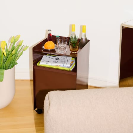 Desserte à roulettes Folded Low métal rouge / 1 porte - H 61,5 cm - Muuto
