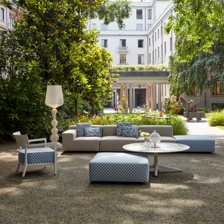 Pouf d'extérieur Plastics OUTDOOR x Liberty tissu vert / 88 x 88 x H 30 cm - Kartell