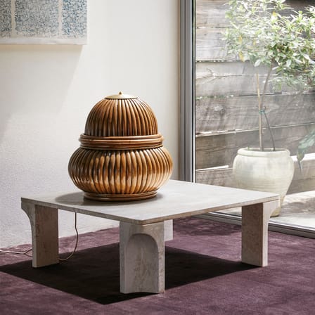 Table basse Doric marbre gris / 80 x 80 cm - Gubi
