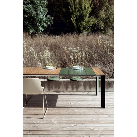 Table à rallonge Nori vert bois naturel / Teck - L 199 à 279 cm - Kristalia
