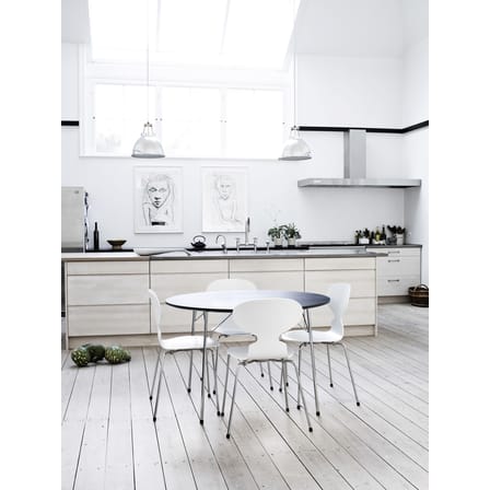 Chaise empilable Fourmi bois blanc / Bois teinté - Arne Jacobsen, 1952 - Fritz Hansen