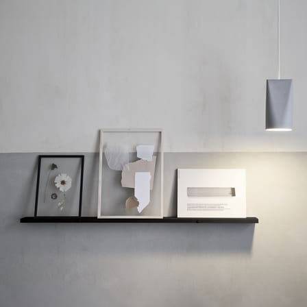 Etagère porte-cadres Gallery Shelf bois noir / L 115 x Prof. 8 cm - Rainurée / Seconde vie - MOEBE