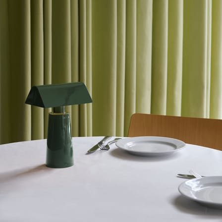 Lampe sans fil rechargeable Caret MF1 métal vert /  H 22 cm - &tradition