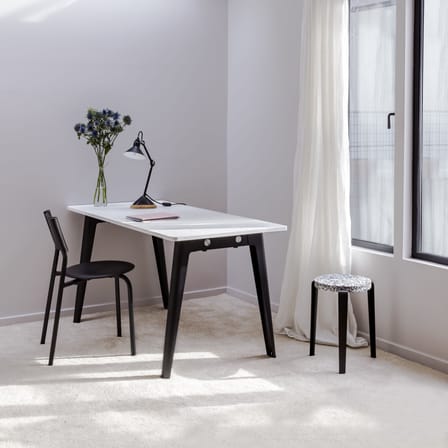 Tabouret empilable Lou métal noir / Plastique recyclé Macchiato - H 45 cm - TIPTOE