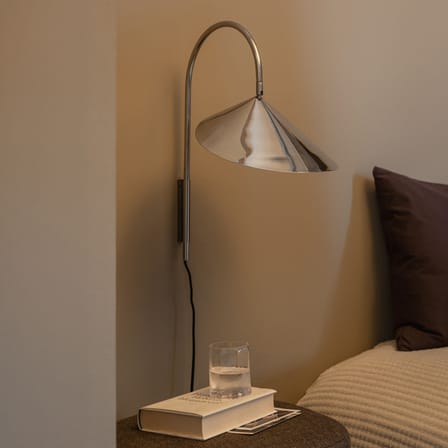 Applique avec prise Arum métal / H 47 cm - Orientable - Ferm Living