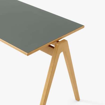 Bureau Daystak RD2 bois vert / Robin Day, 1951 - L 122 x Prof. 61 cm - &tradition