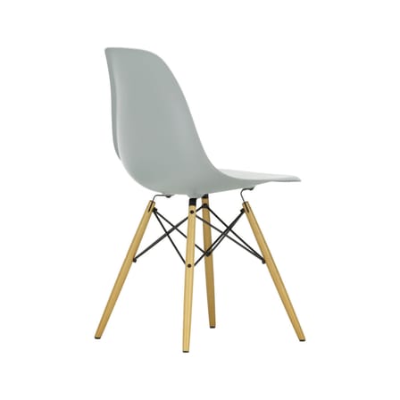 Chaise RE DSW - Eames Plastic Side Chair plastique gris / (1950) - Pieds bois clair / Recyclé - Vitra