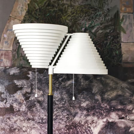 Lampadaire A810 métal blanc / Alvar Aalto, 1959 - ARTEK