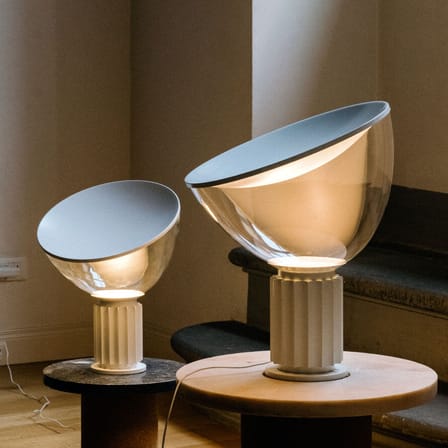 Lampe de table Taccia LED verre blanc / H 64,5 cm - Castiglioni, 1962 - Flos