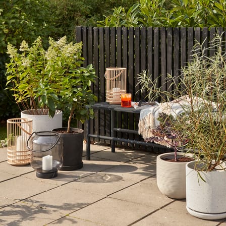 Set de 2 pots de fleurs Podium Medium / Avec soucoupes - HÜBSCH