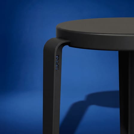 Tabouret empilable Lou Chroma bois noir / Bois éco-certifié - TIPTOE