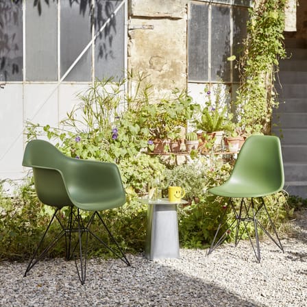 Fauteuil RE DAR - Eames Plastic Armchair plastique jaune / (1950) - Pieds noirs / Recyclé - Vitra