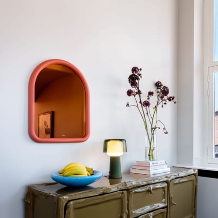 Miroir mural Mirage rose Dome / Verre coloré - L 60 x H 73,5 cm - Fatboy
