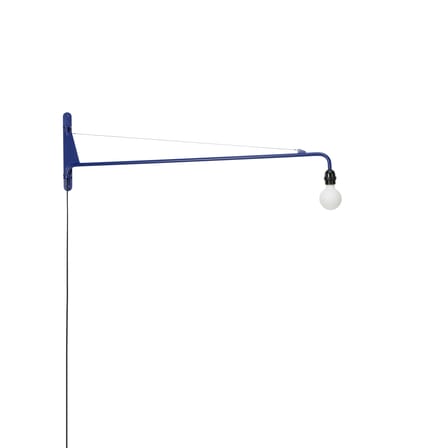 Applique avec prise Petite Potence métal bleu / Jean Prouvé (1947) - L 104 cm - Vitra