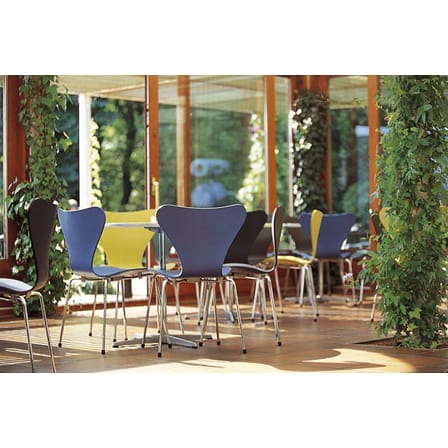 Chaise empilable Série 7 bois blanc / Frêne teinté - Arne Jacobsen, 1955 - Fritz Hansen