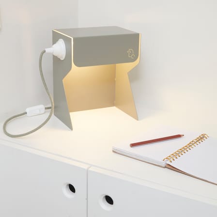 Lampada da tavolo Luz metallo arancione - ATELIER DOBRA