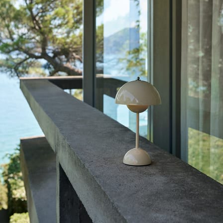 Lampe sans fil rechargeable Flowerpot VP9 métal beige / Ø 16 x H 29 cm - Verner Panton, 1968 - &tradition