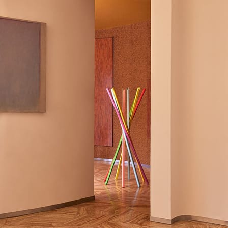 Portemanteau sur pied Sciangai 50 bois multicolore / Edition numérotée 50th anniversary (1973-2023) - Zanotta